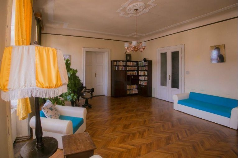 Spatiu/ Apartament 5 camere de inchiriat in zona Ultracentrala Teatru