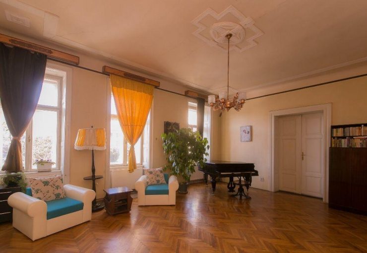 Spatiu/ Apartament 5 camere de inchiriat in zona Ultracentrala Teatru