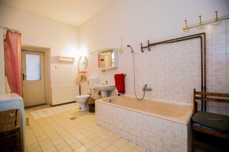 Spatiu/ Apartament 5 camere de inchiriat in zona Ultracentrala Teatru